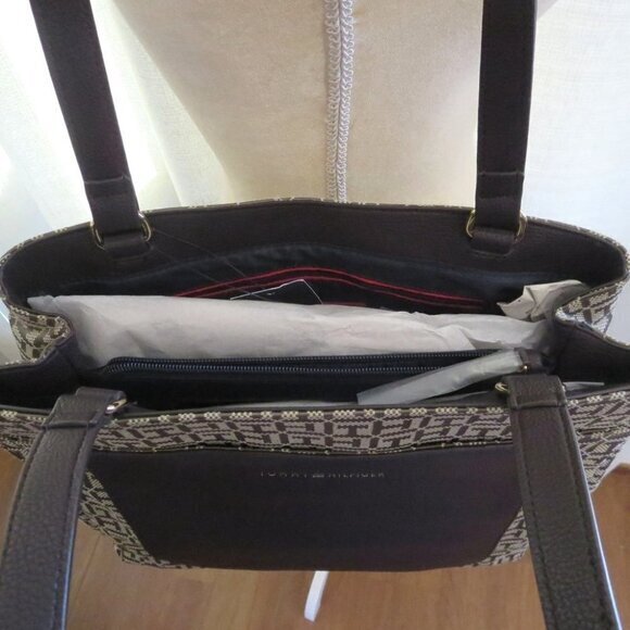 TOMMY HILFIGER. TH Monogram Brown Tote . Authentic ! $ 108.00 - Picture 8 of 12